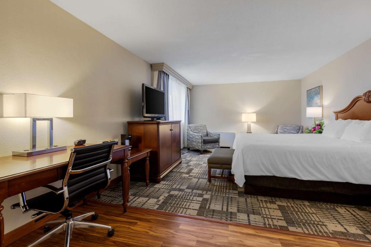 Best Western Plus Dubuque Hotel And Conference Center Εξωτερικό φωτογραφία
